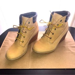 Timberland Women’s Amston Premium leather wedges style boots